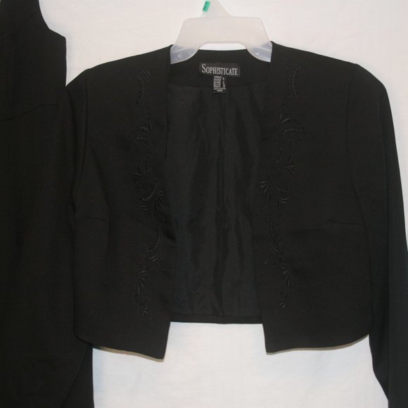 Long Black Gown with Embroidery & Matching Jacket - Picture 3 of 9